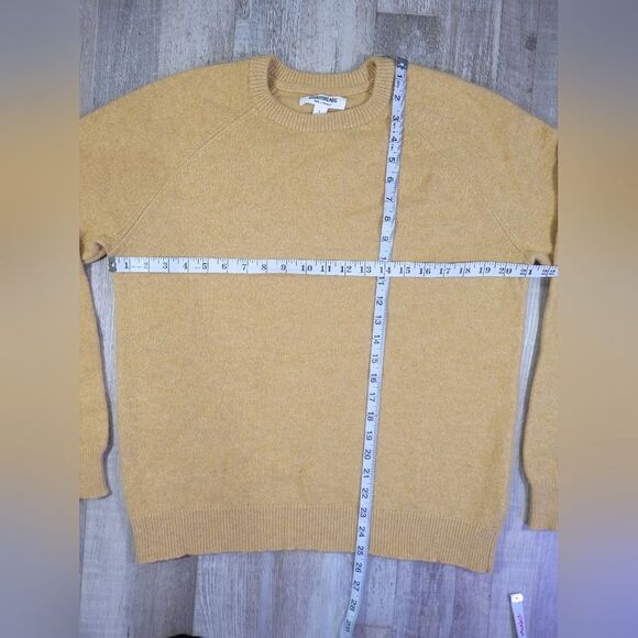 100% mens MEDIUMWEIGHT WOOL good threads mustard yellow crew sweater size large - Picture 3 of 10